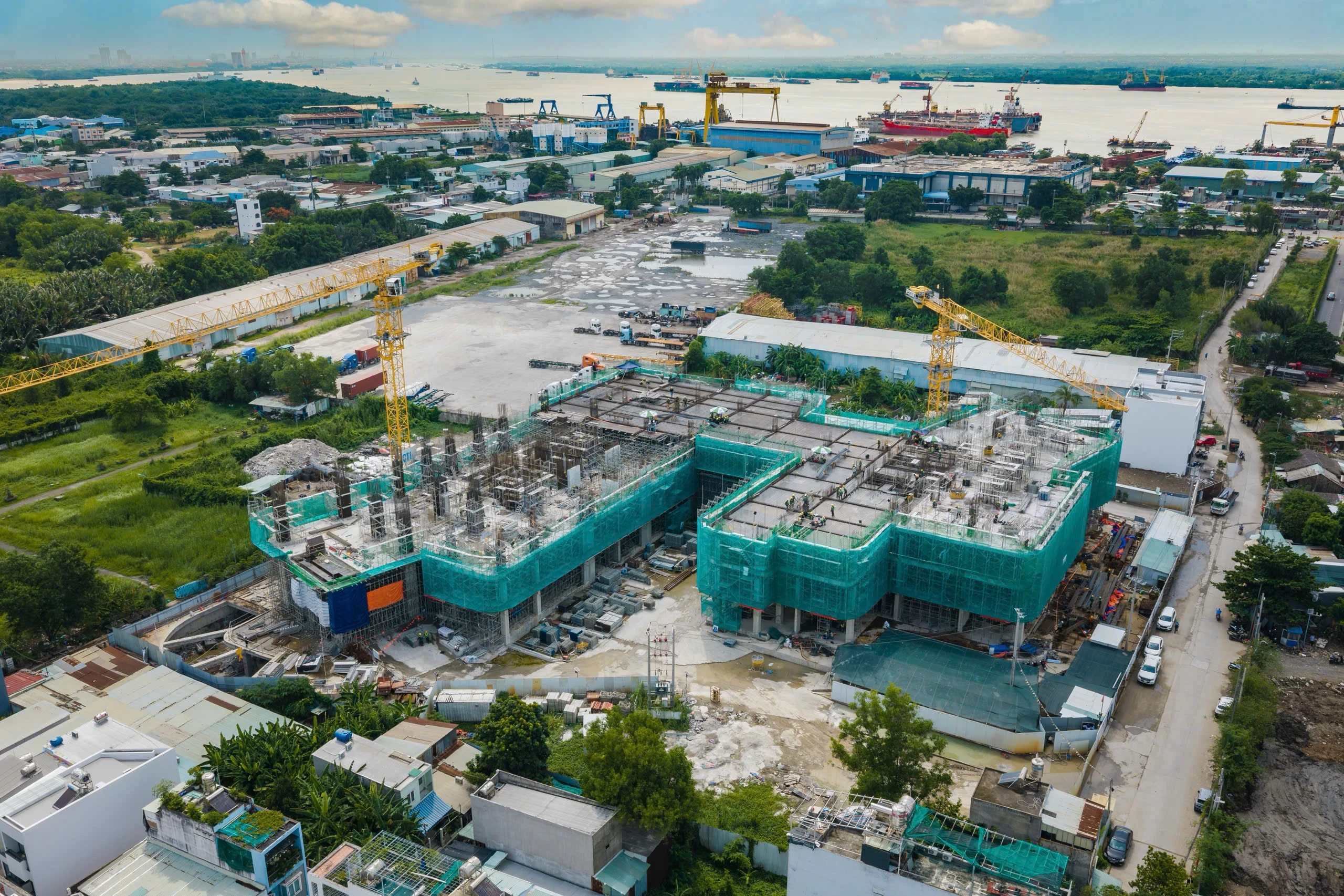Toàn cảnh công trường Vlasta Premier cập nhật ngày 18/08/2026, dự án đang thi công đến tầng 5 với các khối công trình được triển khai đồng bộ.